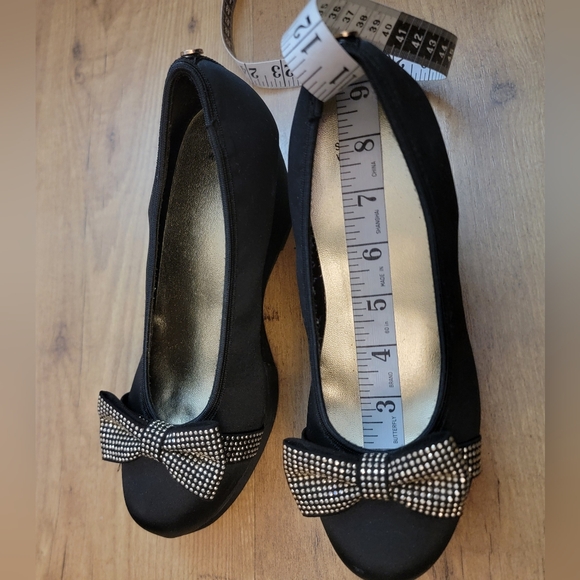 Stuart Weitzman 'Elida' Platform Wedge - Picture 11 of 11